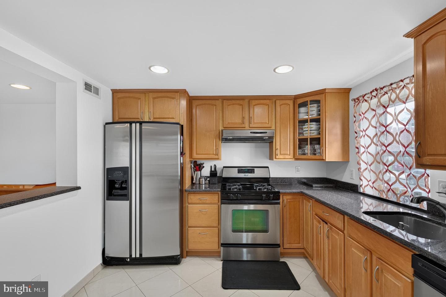 662 Lawler Street photo 14