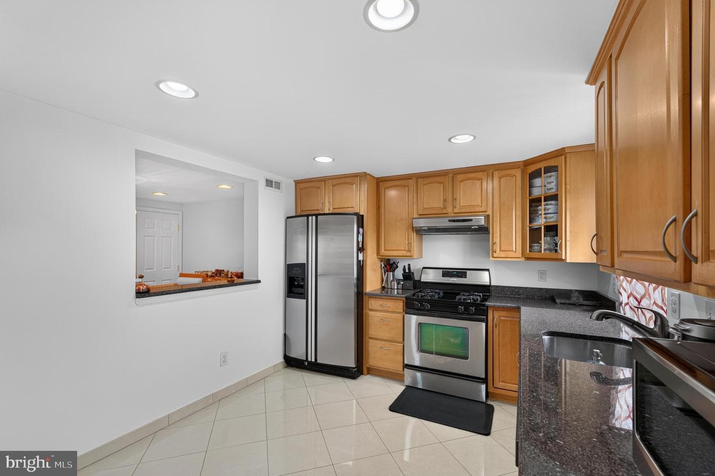662 Lawler Street photo 15