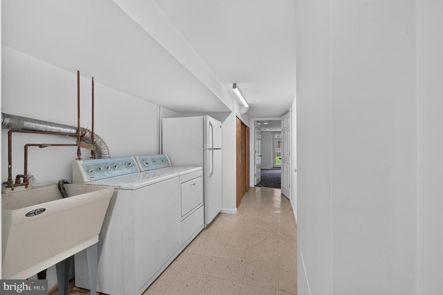 662 Lawler Street photo 34