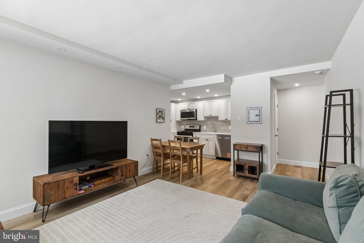 2101 Chestnut Street #303 photo 3