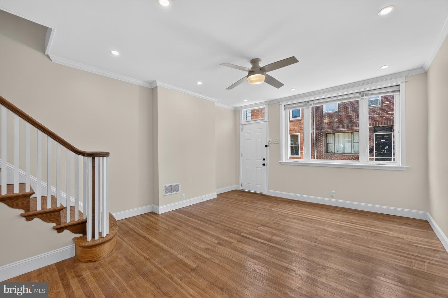 2043 S Darien Street photo 11