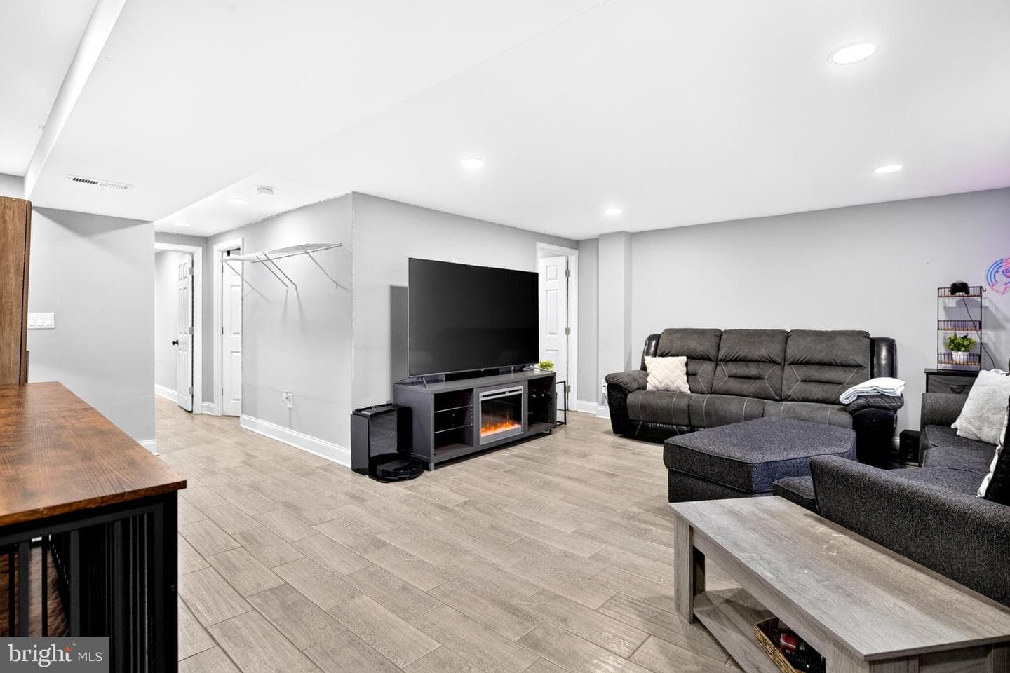 2908 Walnut Hill Street photo 29