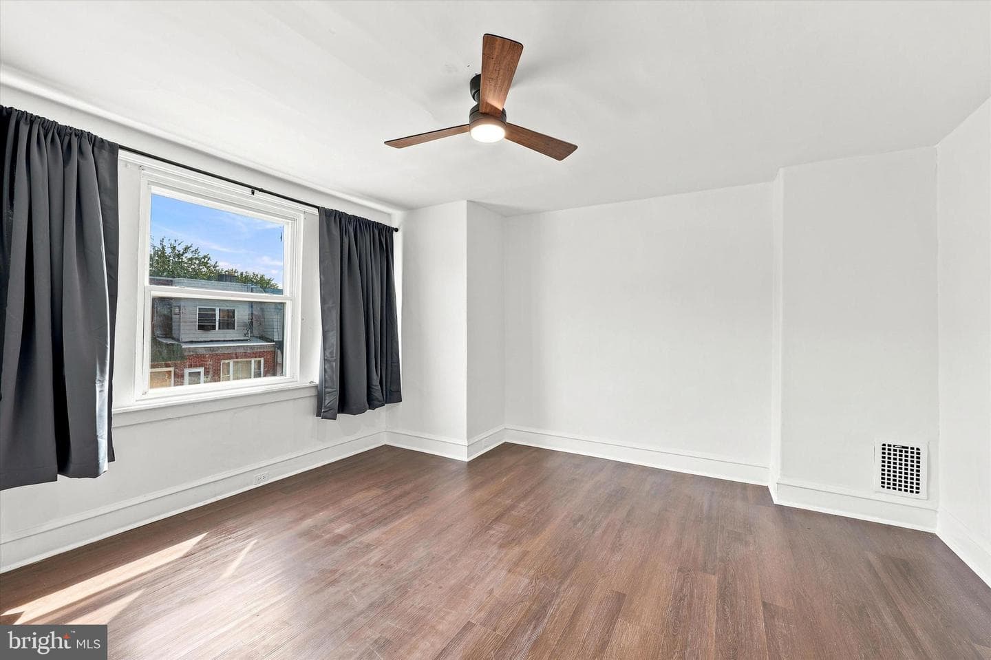 2550 Carroll Street photo 14