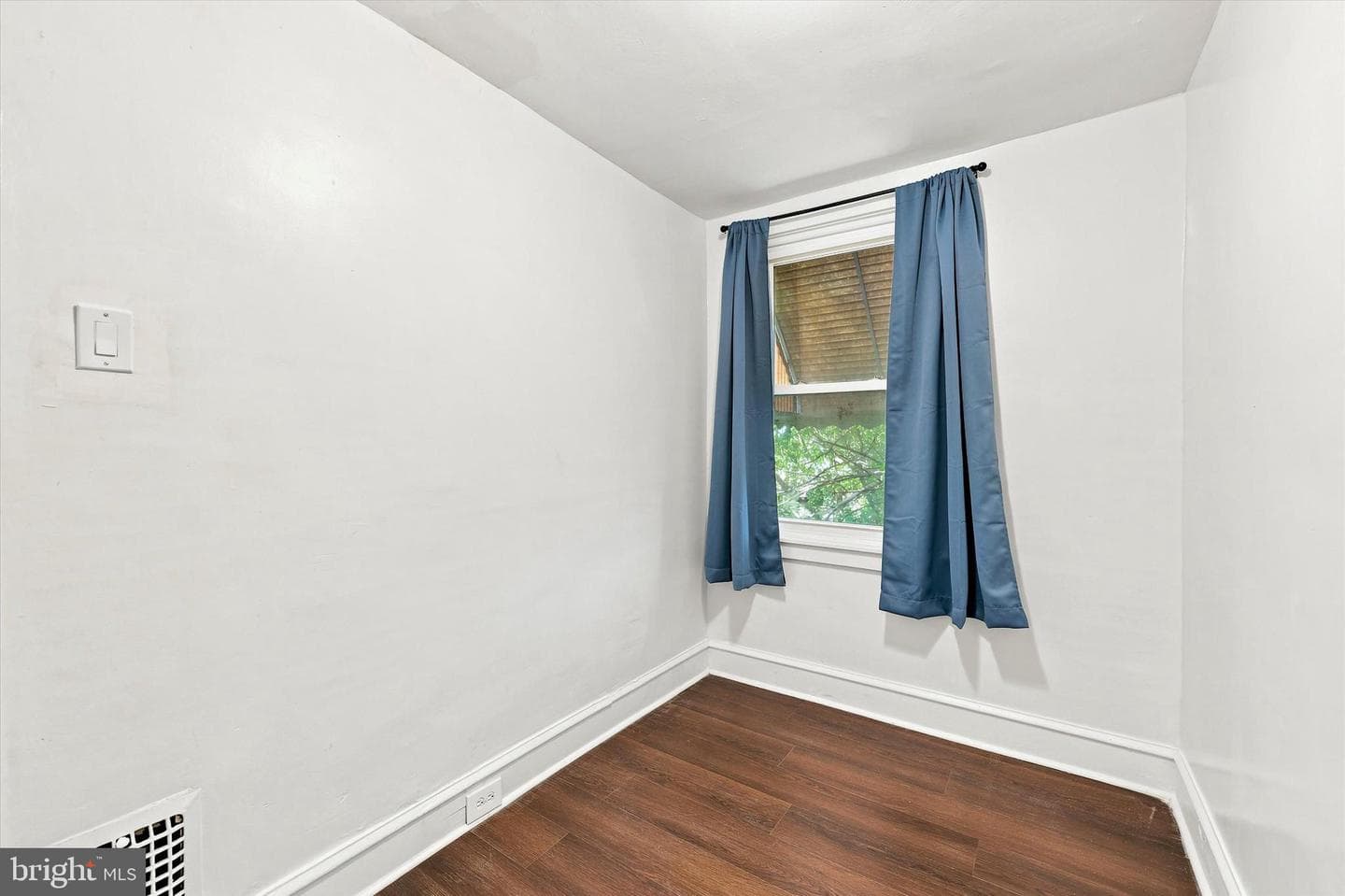 2550 Carroll Street photo 17
