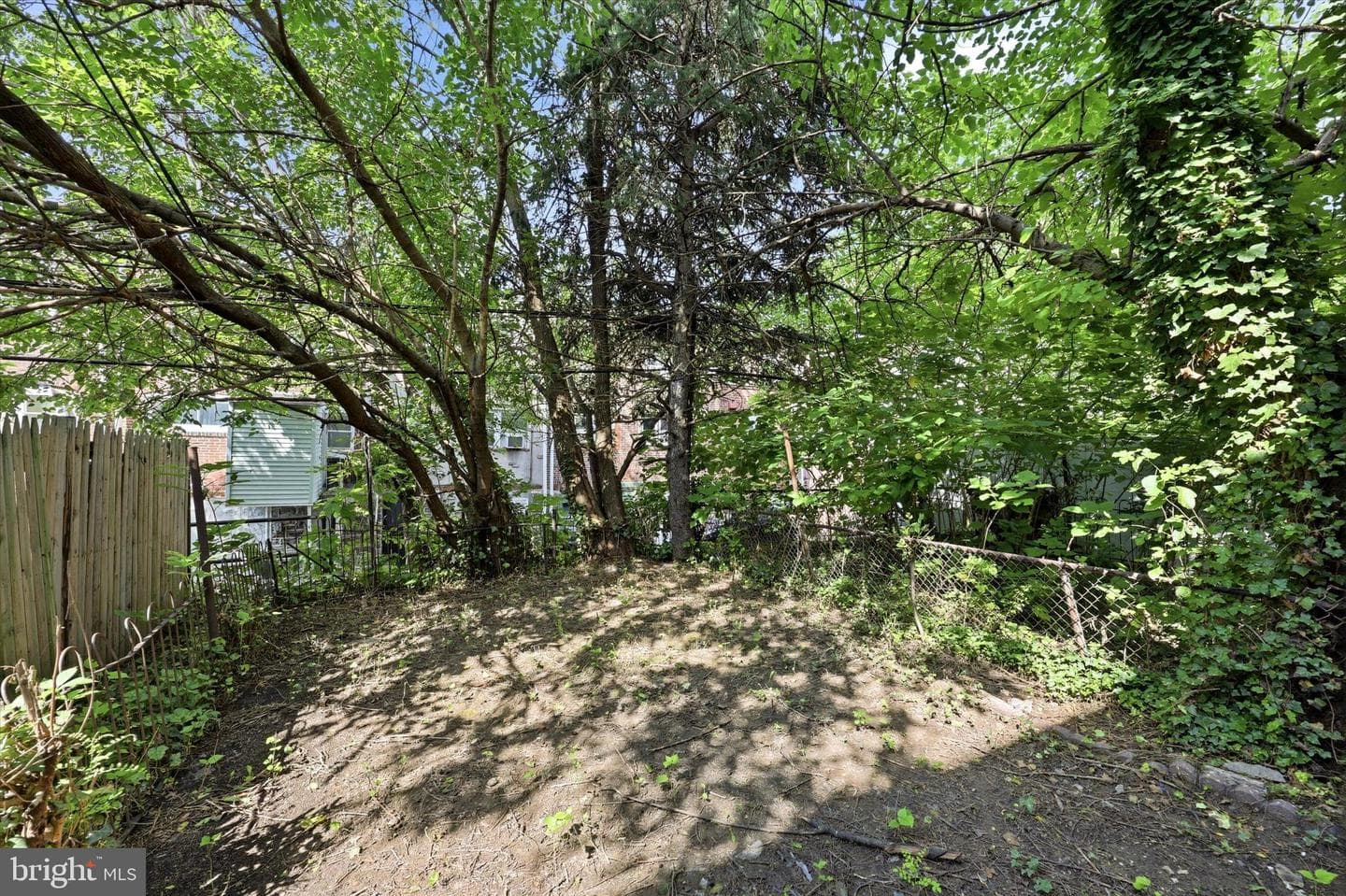 2550 Carroll Street photo 25