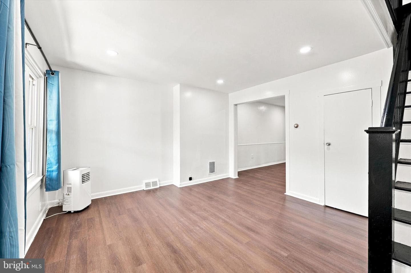 2550 Carroll Street photo 4
