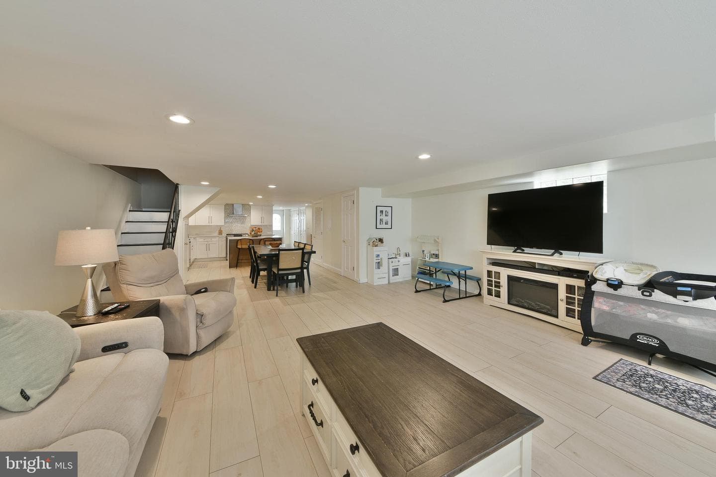 3137 Draper Street photo 15