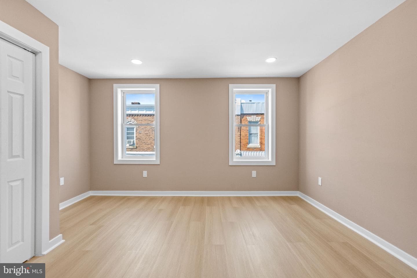 2131 S Alden Street photo 26