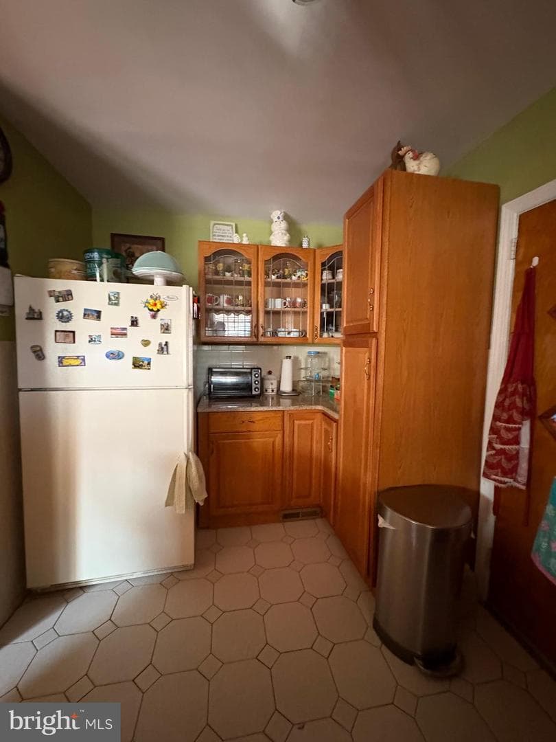 1214 Hale Street photo 16