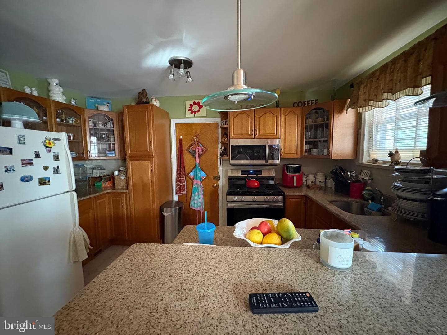 1214 Hale Street photo 17