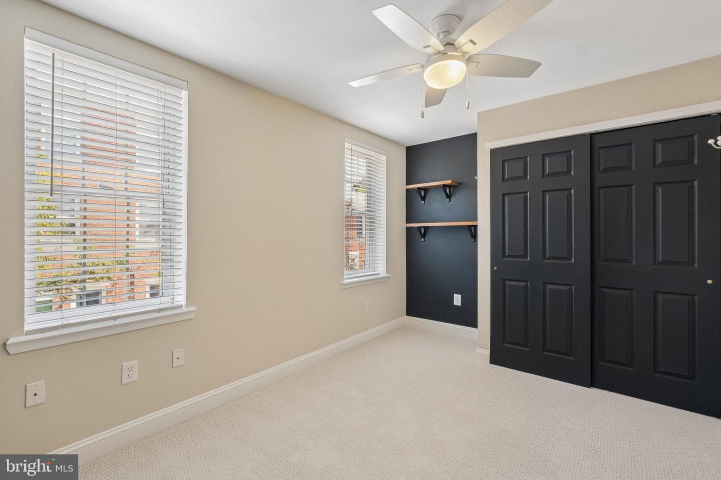 2062 Saint Albans Street photo 22