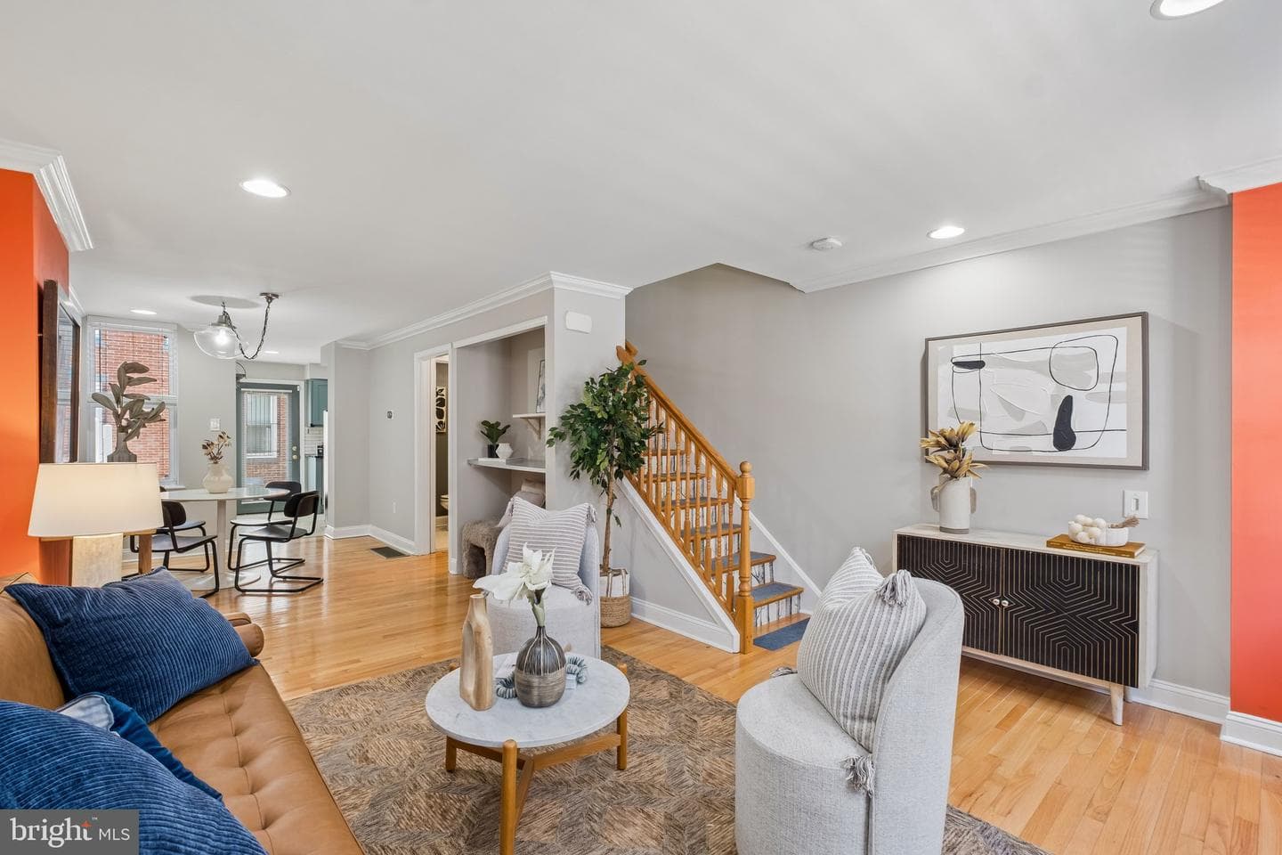 2062 Saint Albans Street photo 6