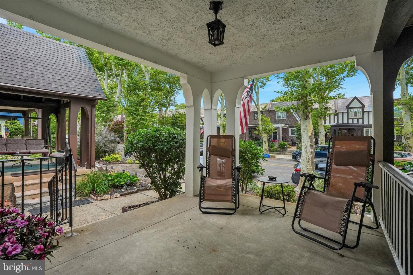 3427 W Queen Lane photo 4