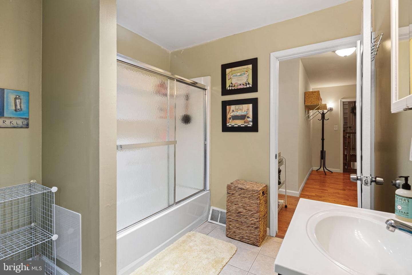 1352 Marlborough Street photo 19