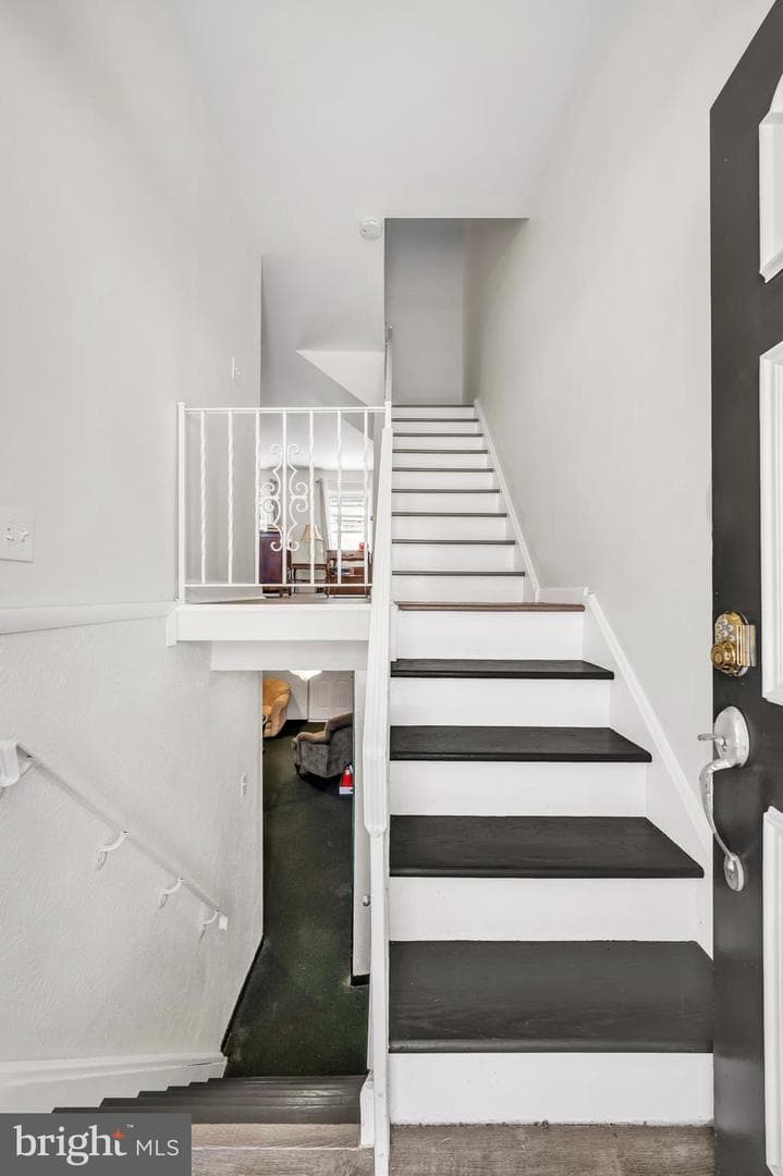 3116 Holly Road photo 5