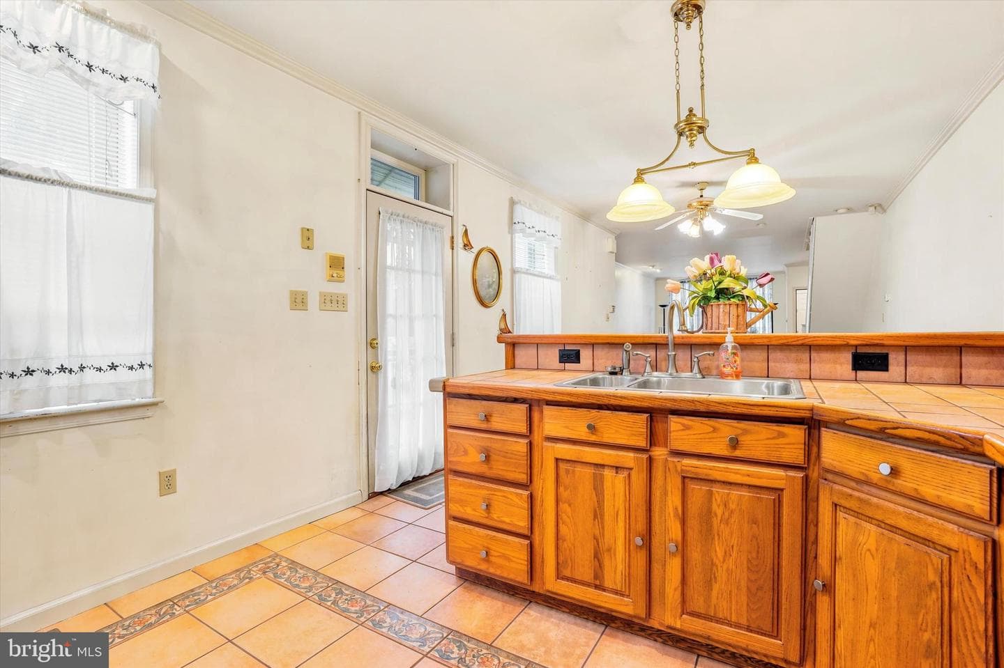 523-525 Mifflin Street photo 19