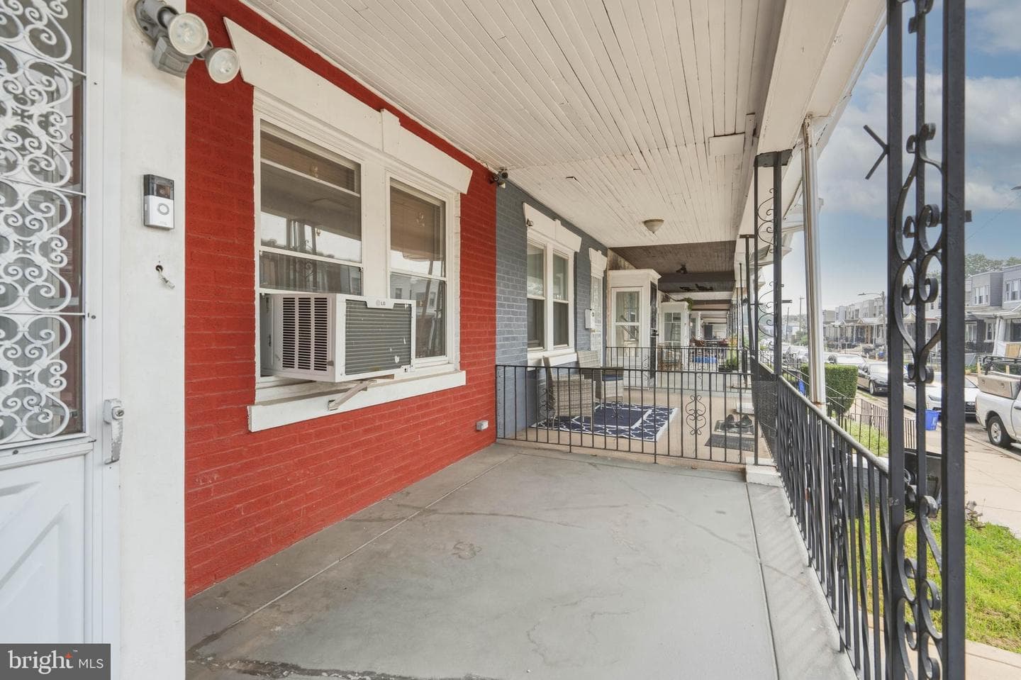 1653 W Mentor Street photo 3