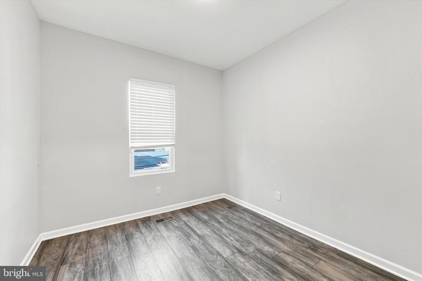 5360 Morris Street photo 16