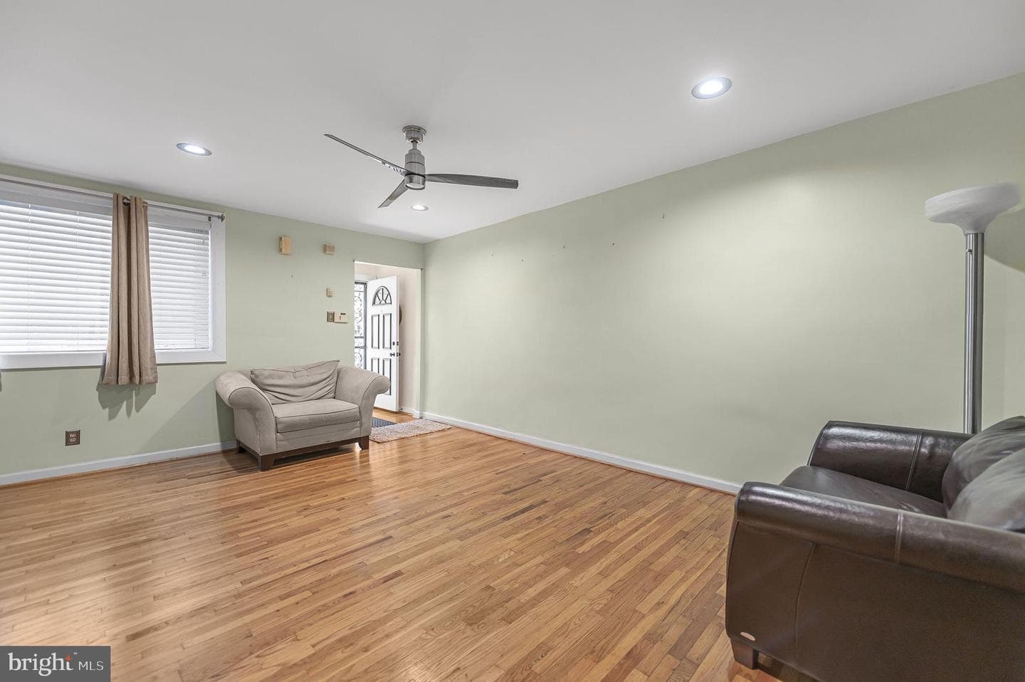8504 Forrest Avenue photo 14