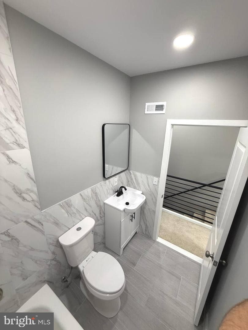 4621 N Camac Street photo 9