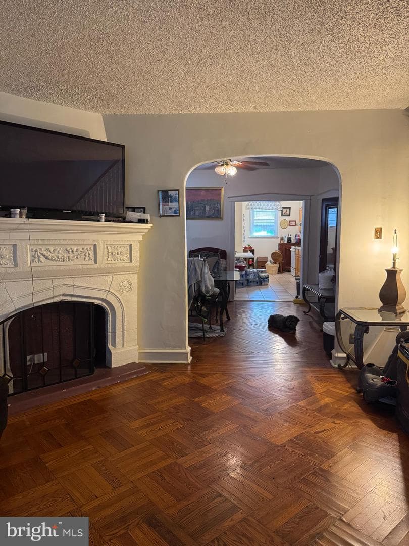 3236 Wellington Street photo 5