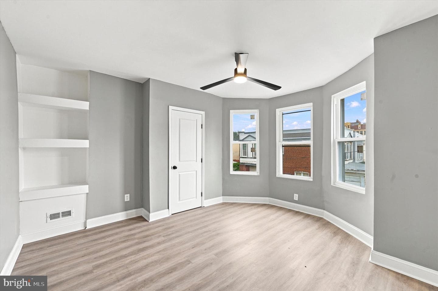 5539 Regent Street photo 15