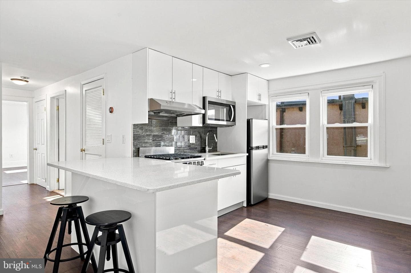 4518 Walnut Street photo 9