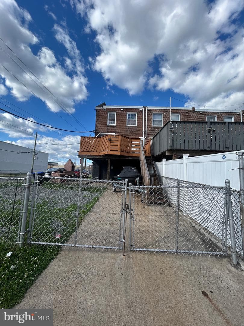 2800 Gilham Street photo 5