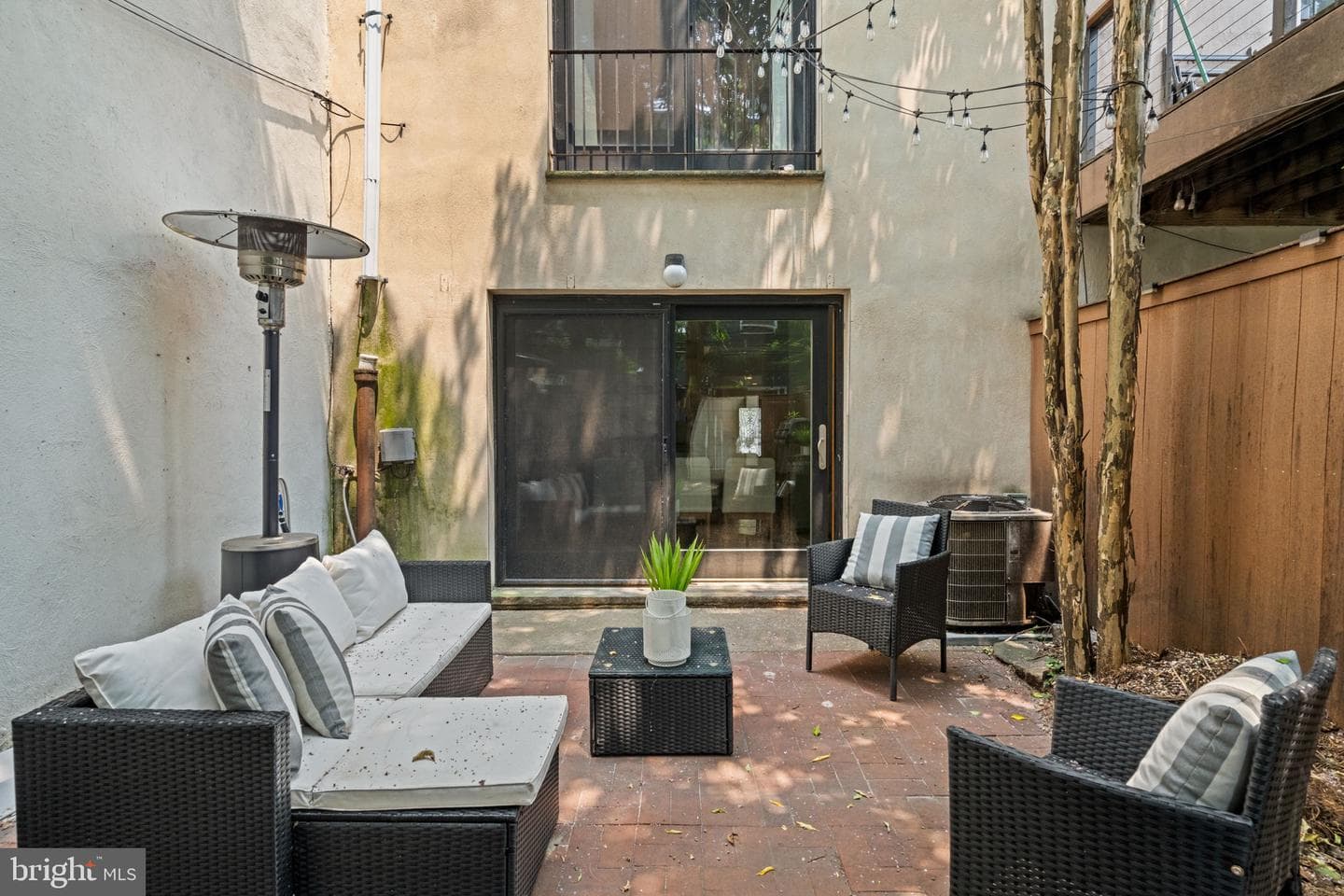 2046 South Street photo 9
