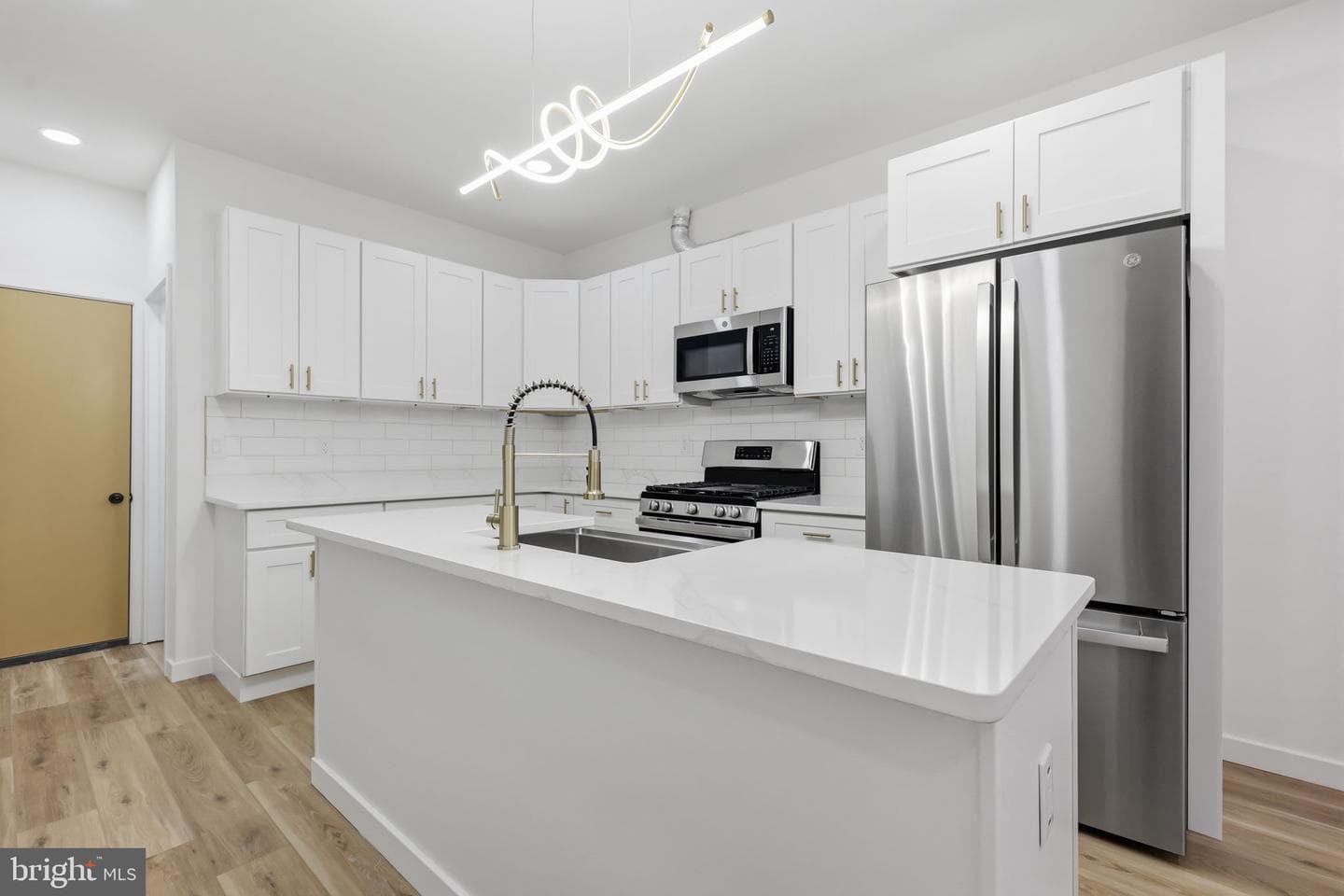1322 S Lindenwood Street photo 12