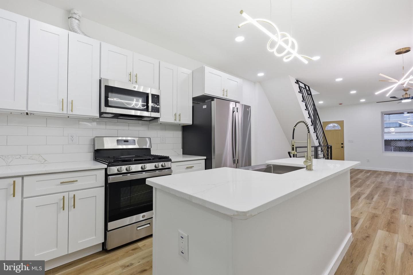 1322 S Lindenwood Street photo 13