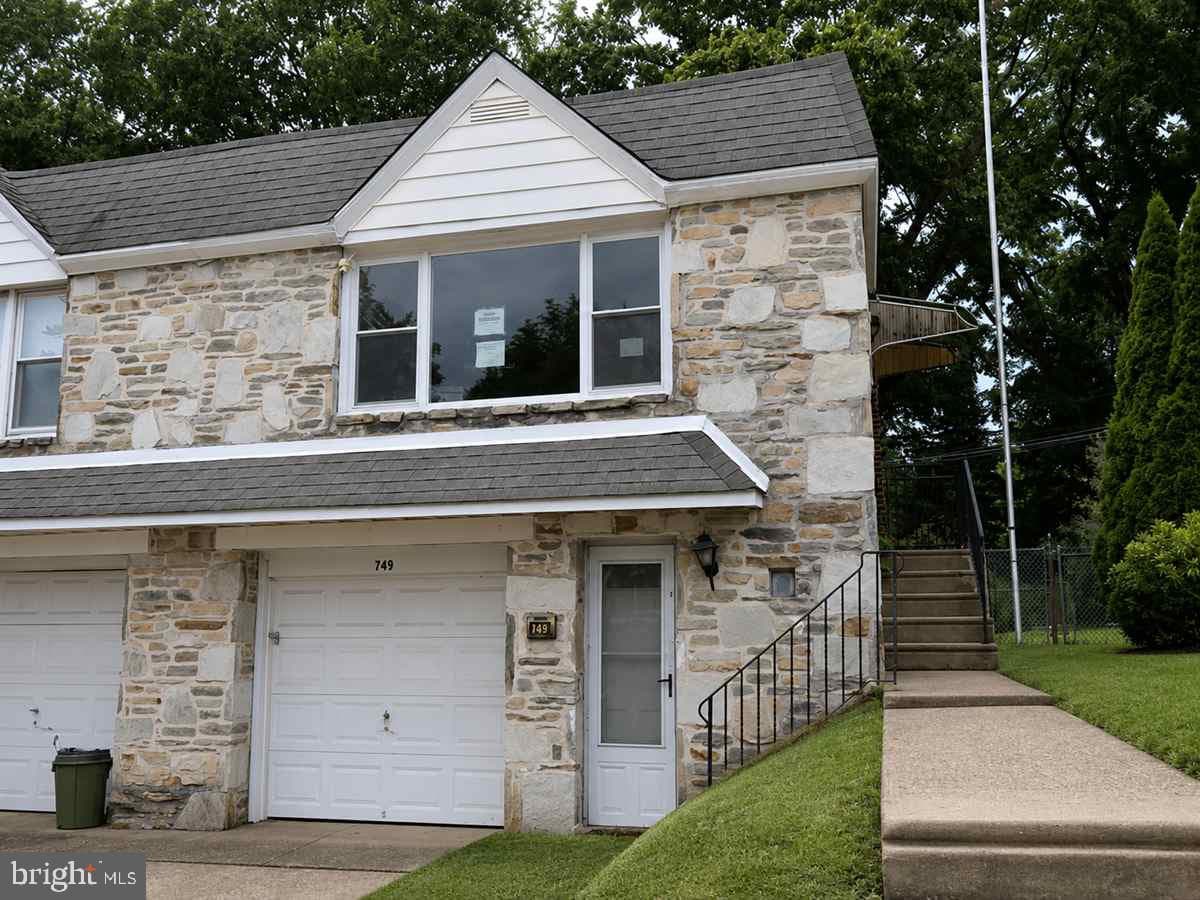749 Cinnaminson Street photo 1
