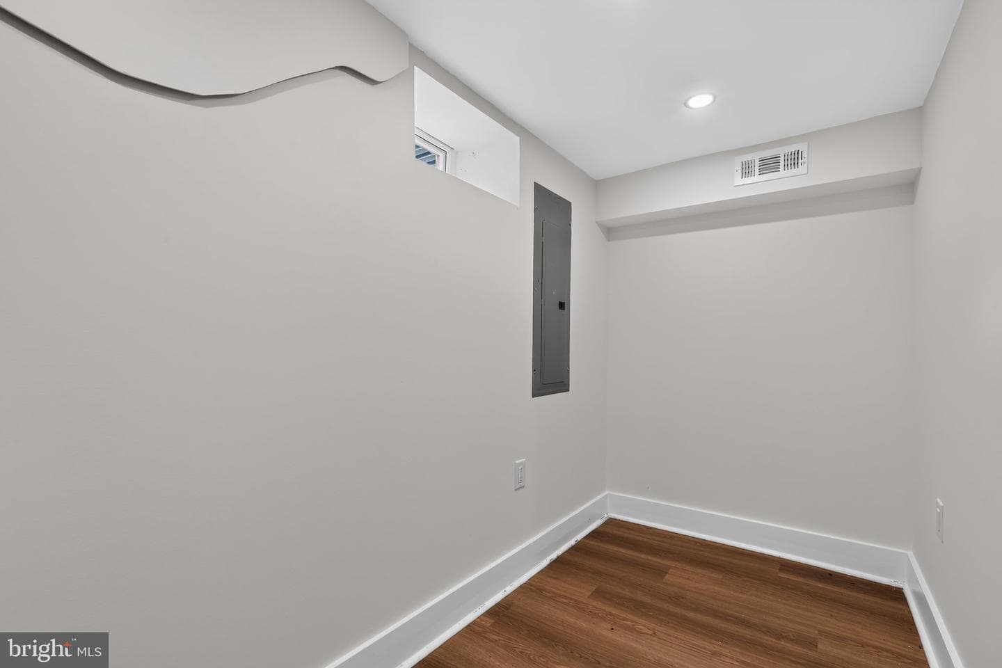 706 N Shedwick Street photo 31
