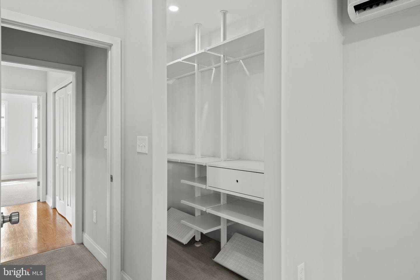 144 Jamestown Avenue photo 30