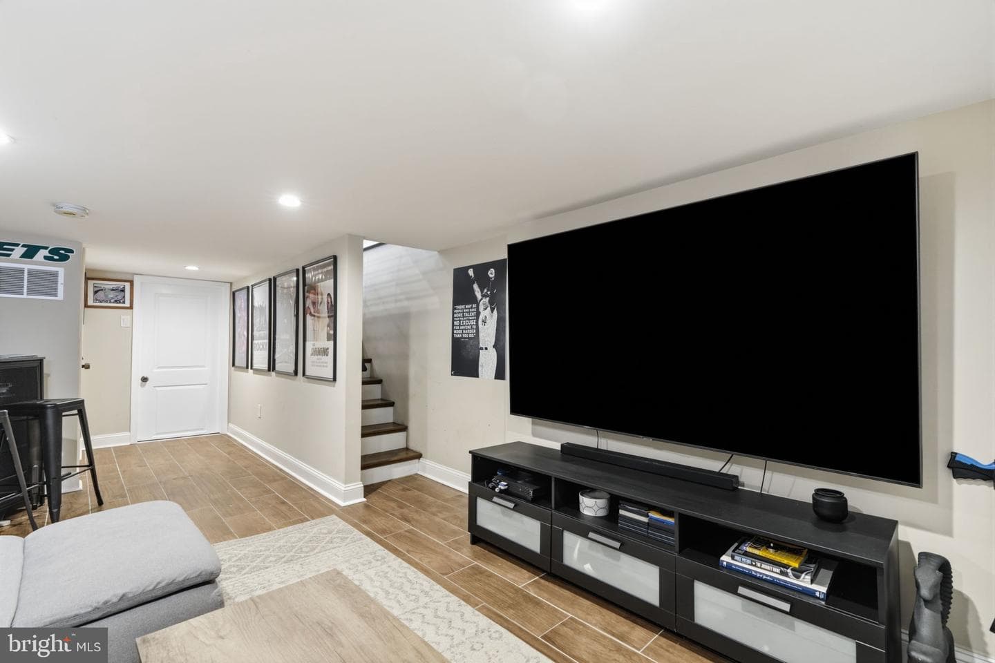 2023 Moore Street photo 23