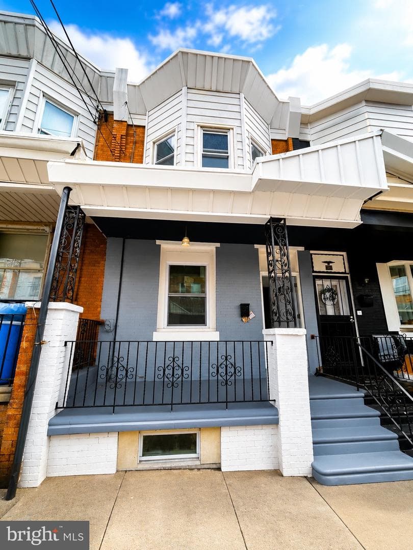 847 E Westmoreland Street photo 2
