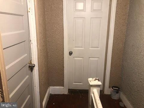 2715 W Seltzer Street photo 6