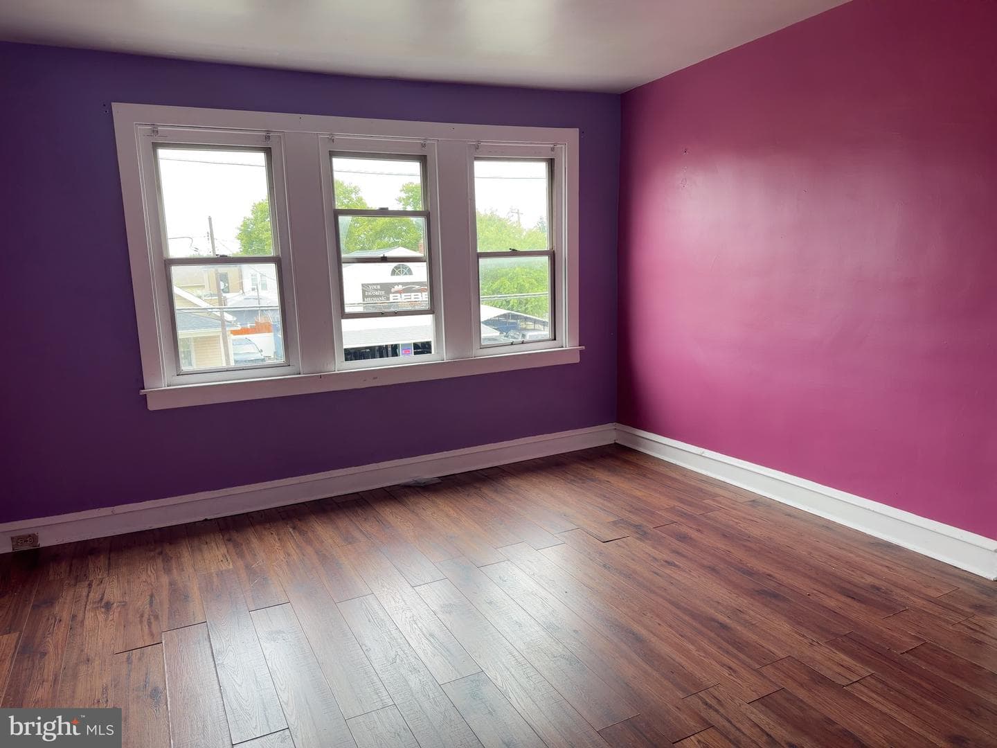 7476 Oxford Avenue photo 11