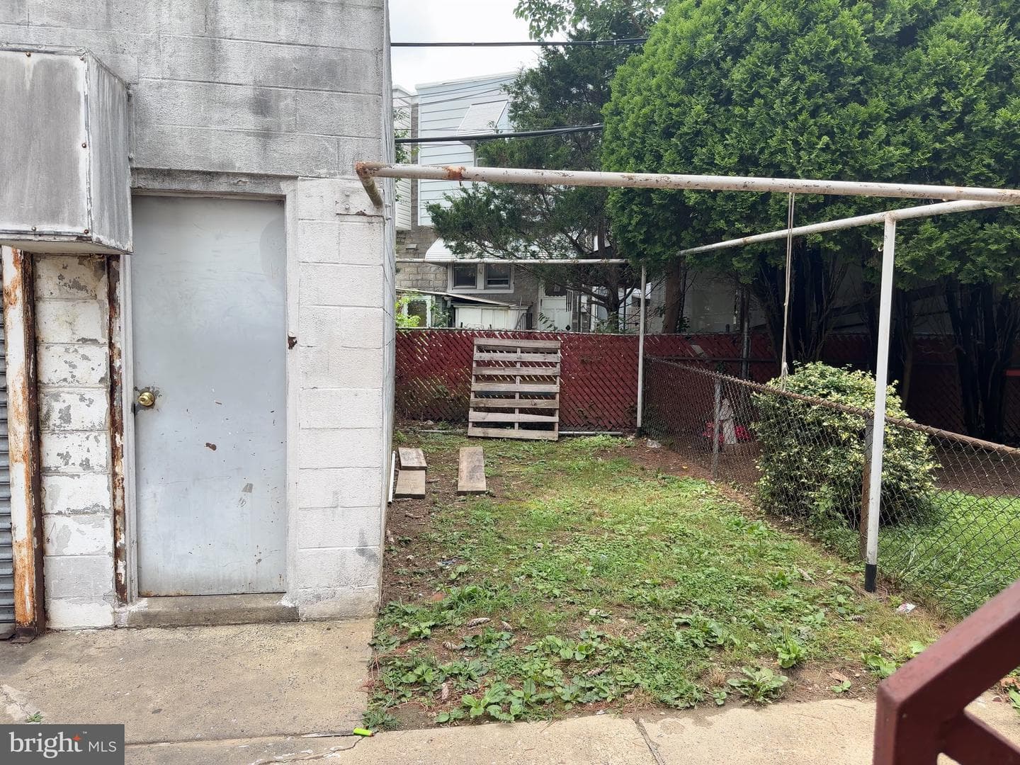 7476 Oxford Avenue photo 14