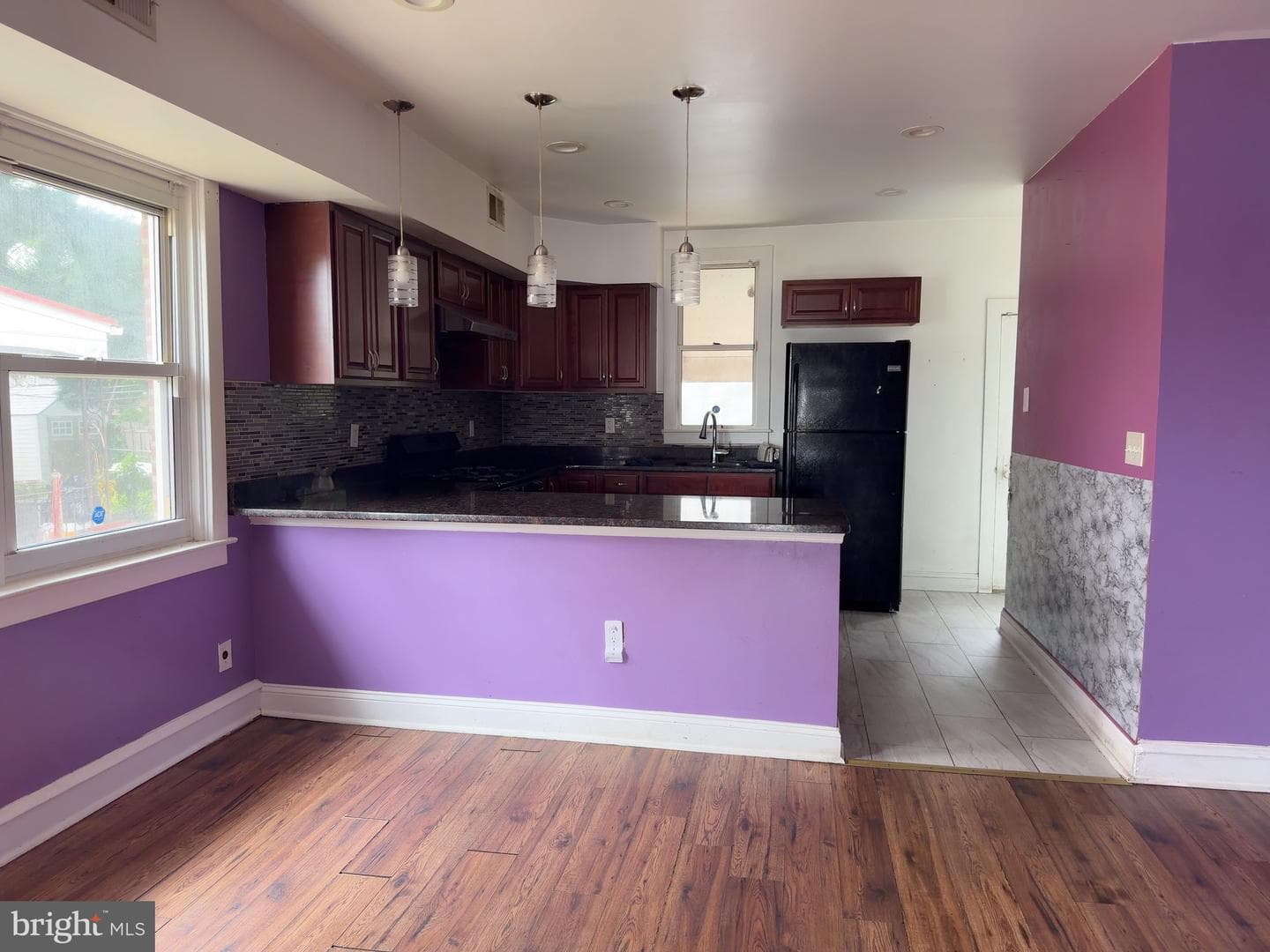 7476 Oxford Avenue photo 4