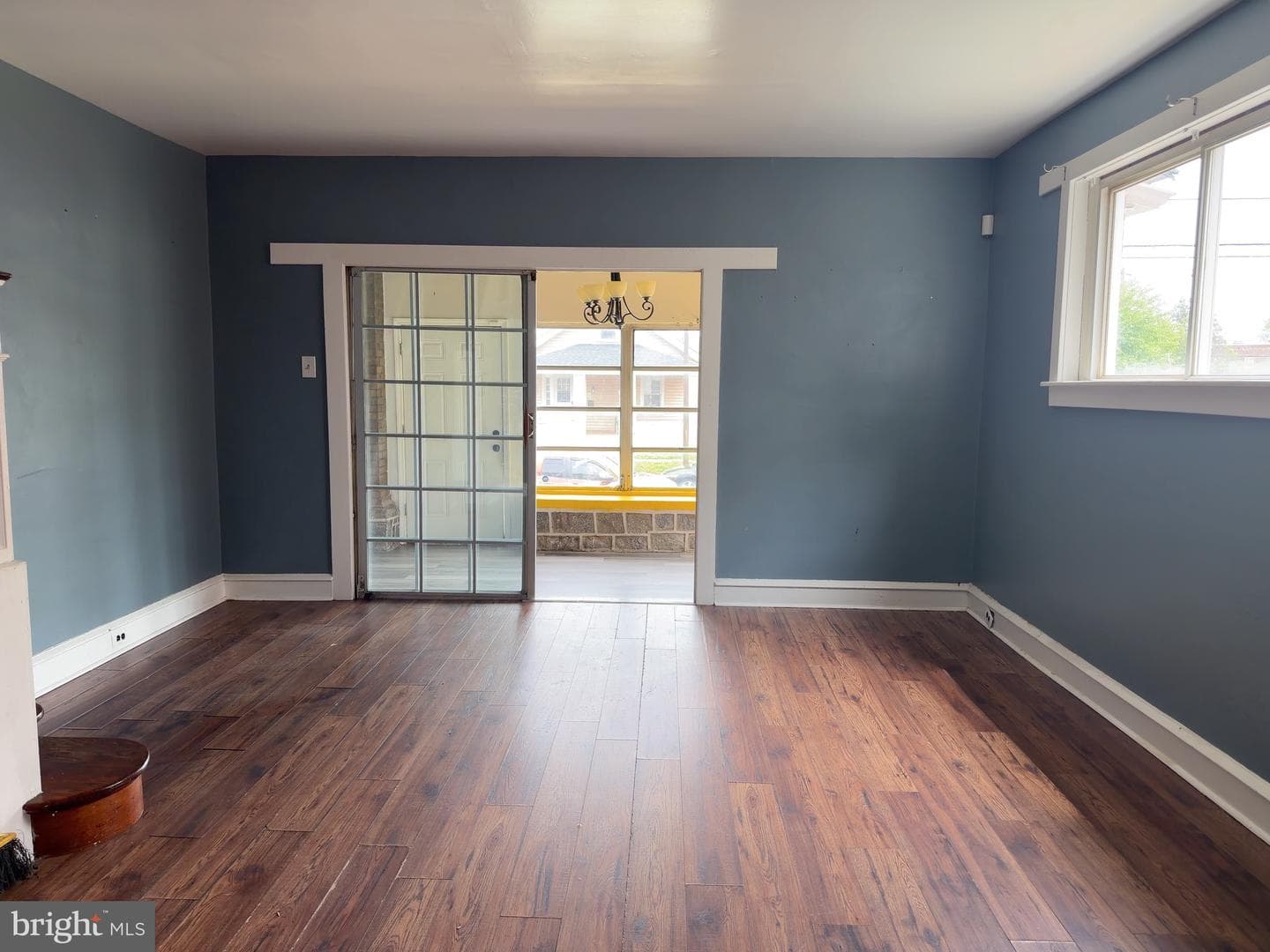 7476 Oxford Avenue photo 7