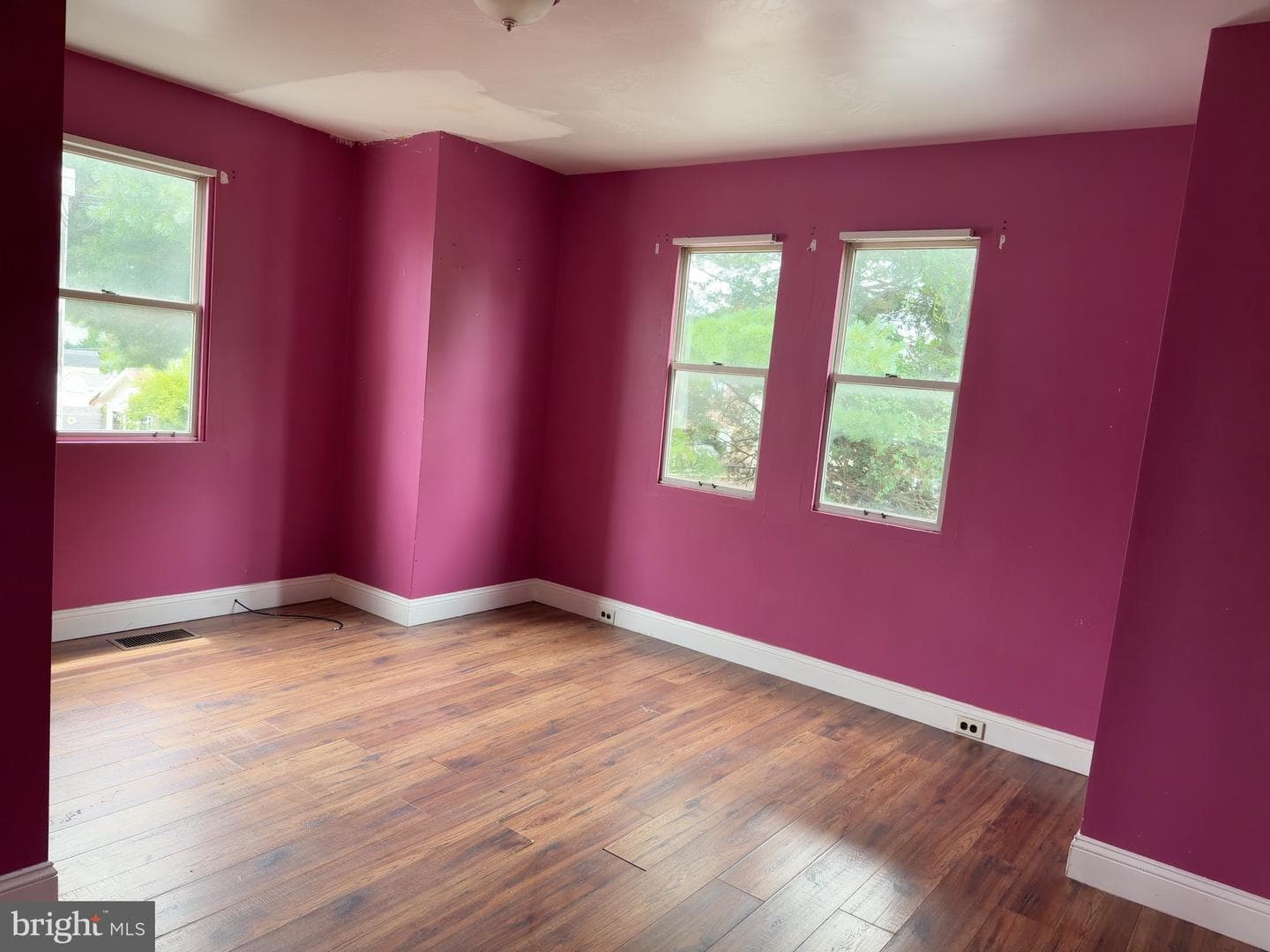 7476 Oxford Avenue photo 8