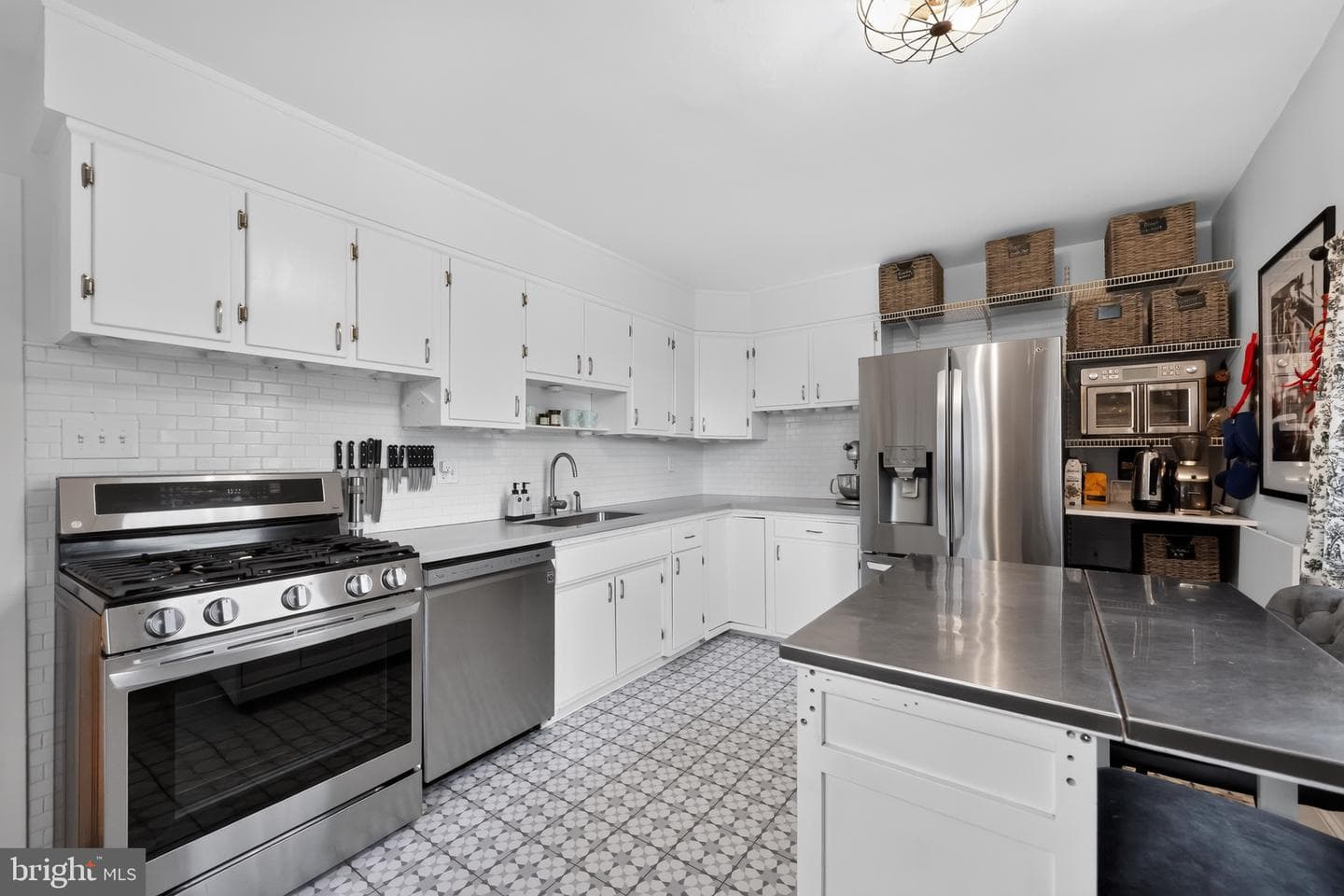 857 Glenn Street photo 15