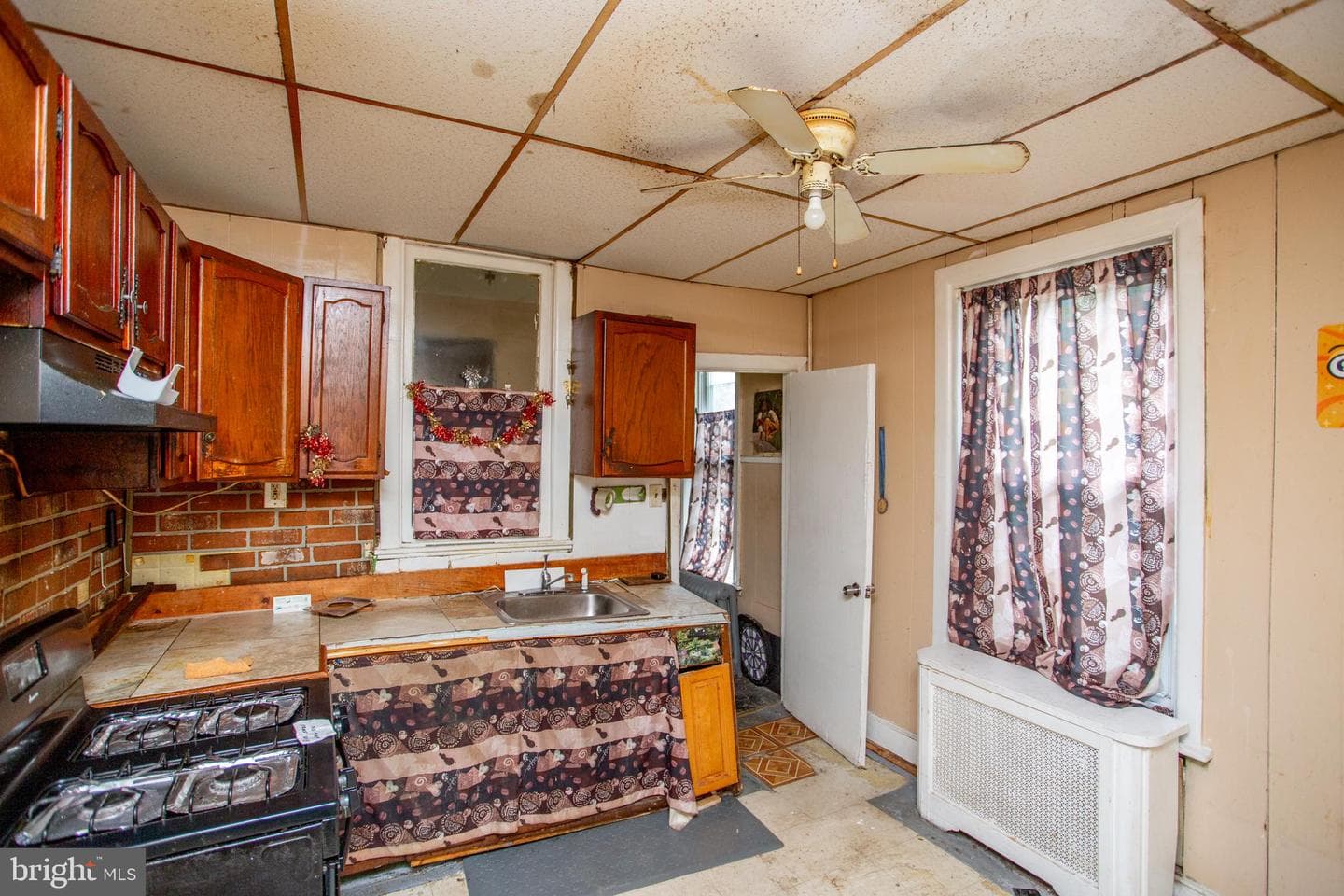 814 E Woodlawn Street photo 23