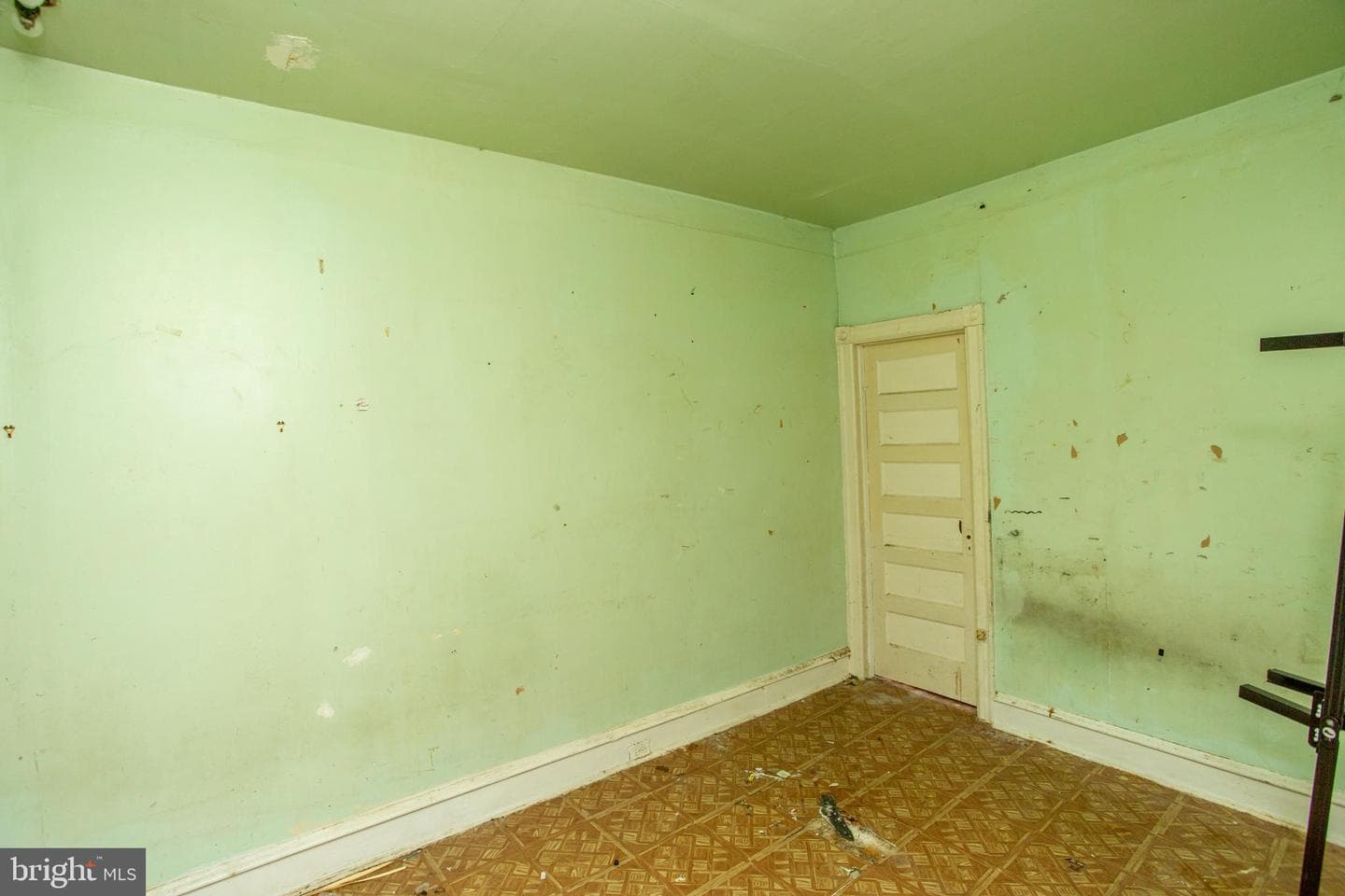 814 E Woodlawn Street photo 42
