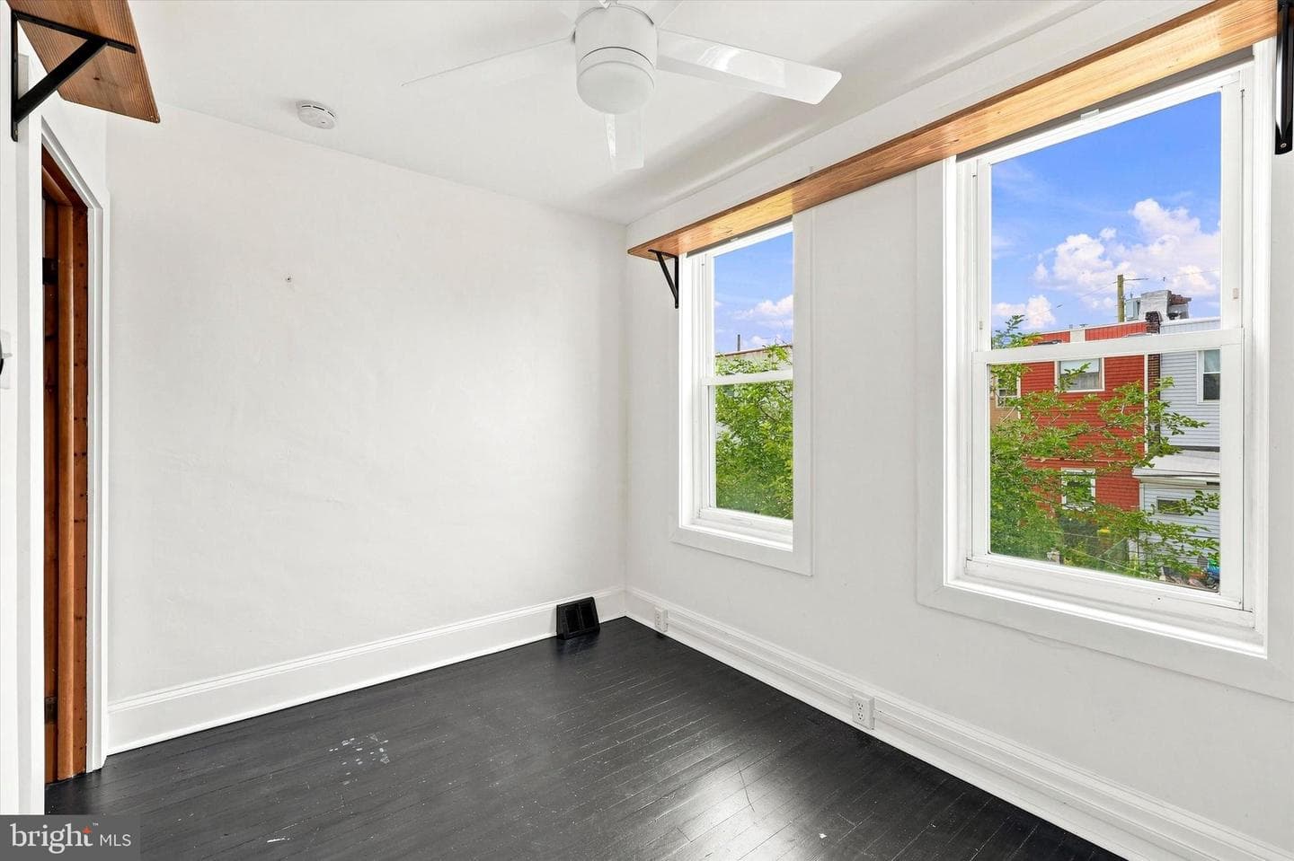 3150 Mercer Street photo 18