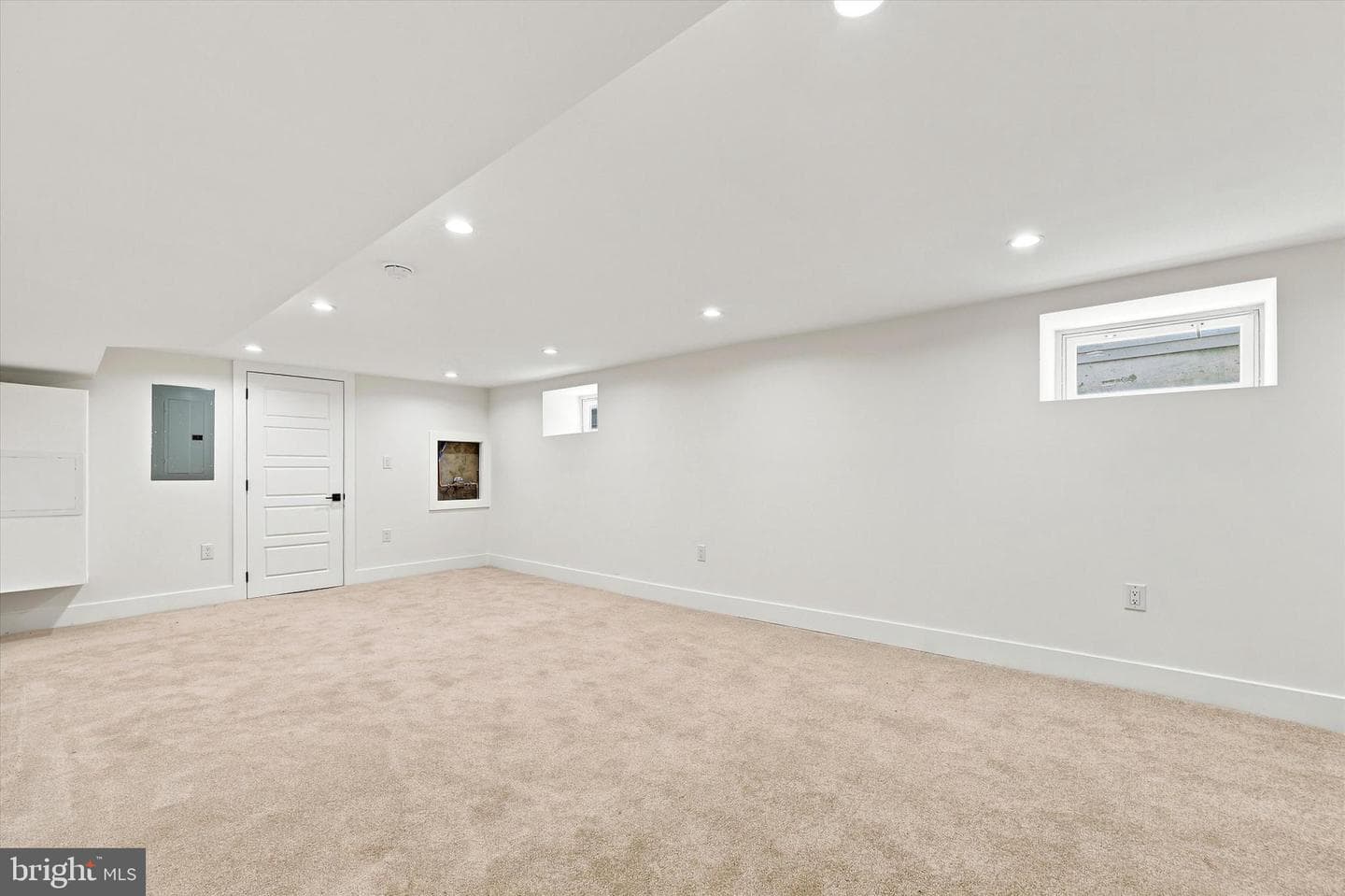 404 Leverington Avenue photo 21