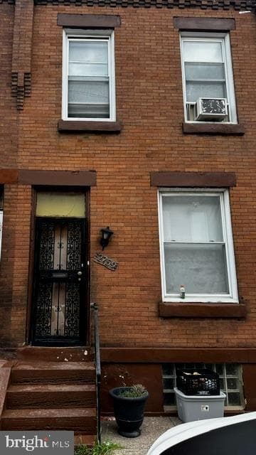2759 N Taylor Street photo 1