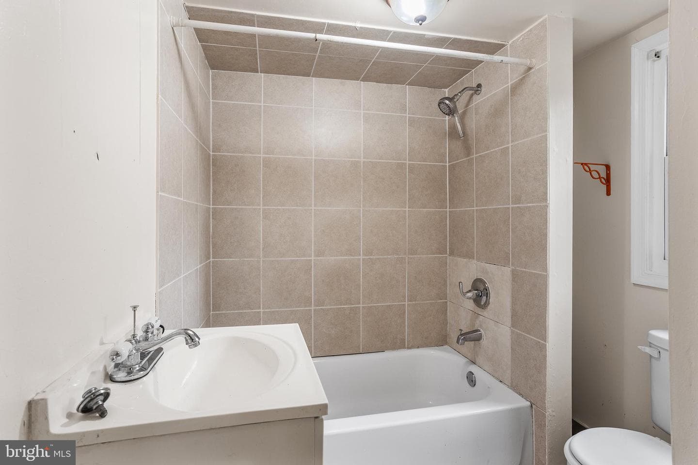 1924 N Darien Street photo 11