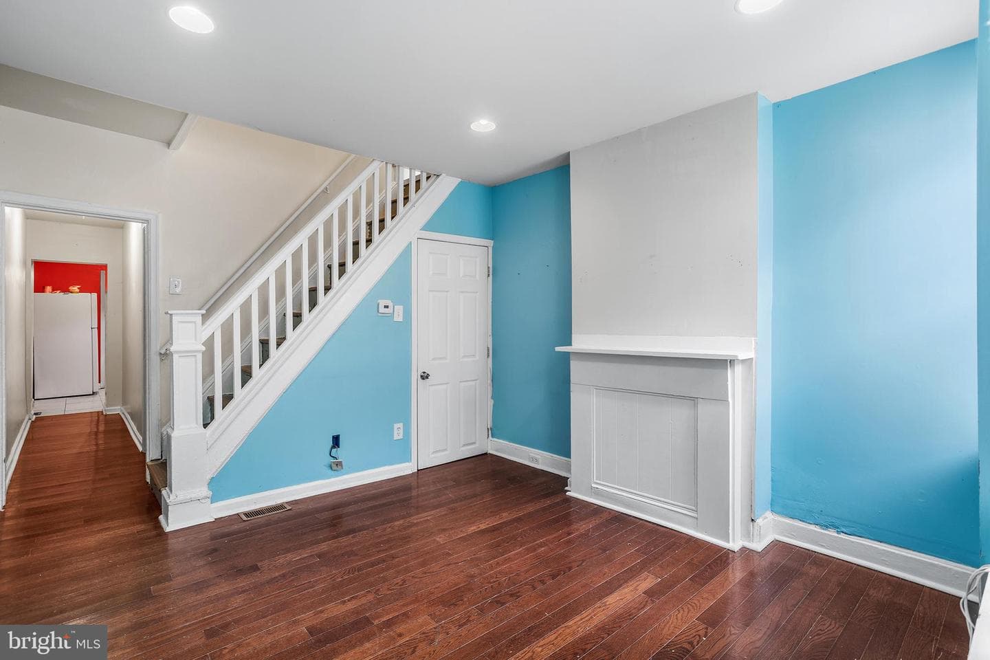 1924 N Darien Street photo 3